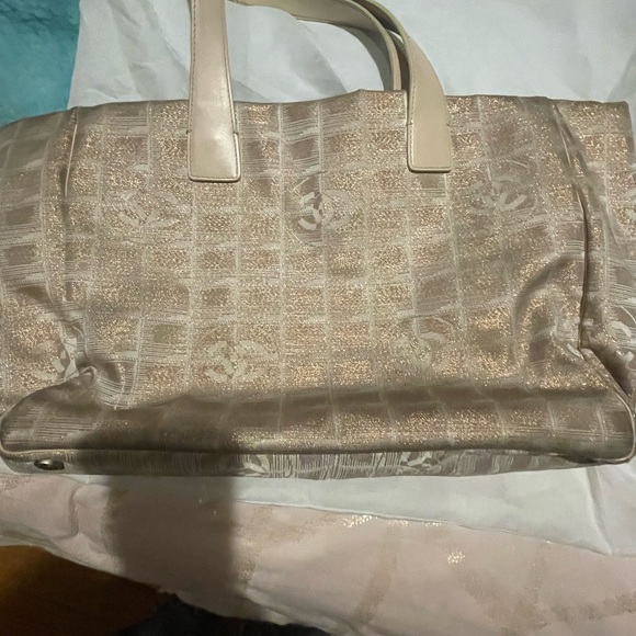 Gorgeous pink and gold color CHANEL TOTE.. COMES WITH DUST BAG. CODE POSTED - Picture 9 of 14